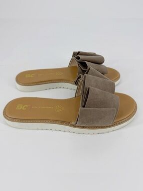 BC Born in California Neutral Ruffle Slide Sandals Size 7